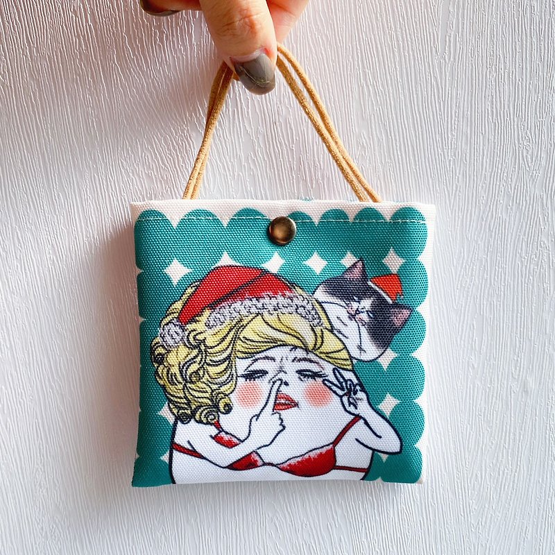 Christmas Piglet Diva  / Mask storage bag - กระเป๋าเครื่องสำอาง - เส้นใยสังเคราะห์ สีเขียว