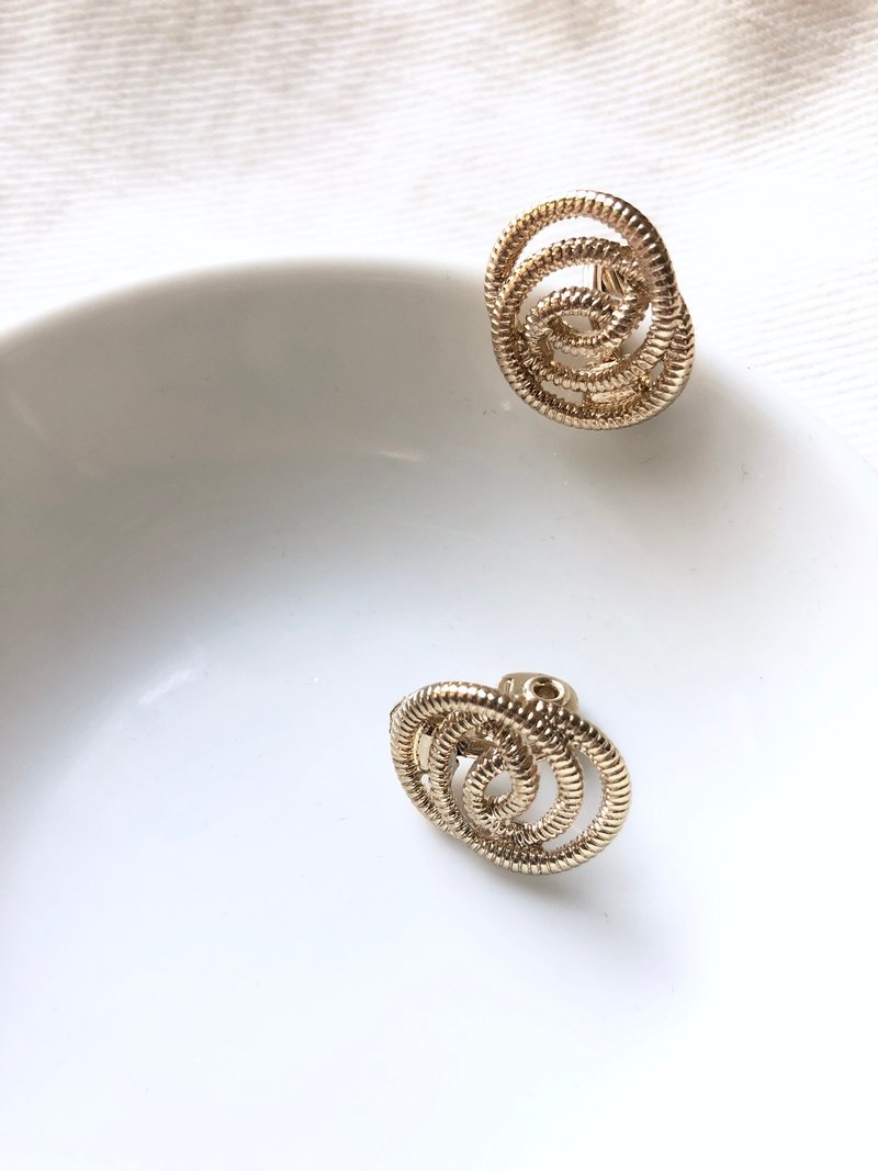 Vintage JJG Spiral Wire Gold Clip On Earrings - 耳環/耳夾/耳骨夾 - 貴金屬 金色