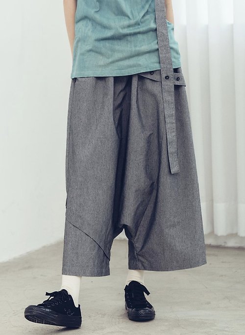 I . A . N Design (only clothing) 漫遊者 單邊吊帶低檔褲 (黑/灰) Organic Cotton & Recycle