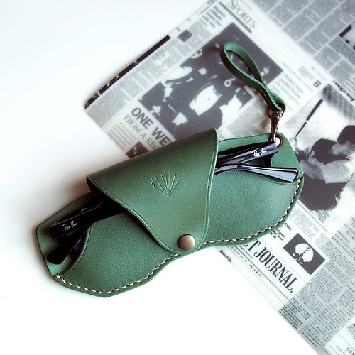 JOY & O-MAN Handmade Personalized Slim Glasses Case, Green leaf Vegetable Tanned Leather