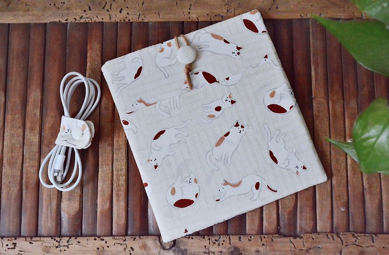 All Cat Sanhua Miaomiao e-book protective cover - กระเป๋าแล็ปท็อป - ผ้าฝ้าย/ผ้าลินิน ขาว