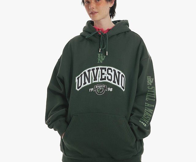 Unvesno (UN) heavy American retro campus print plus fleece sweater