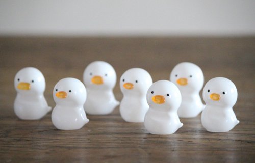 立てて飾れるアヒルのお箸置き【1個】 - ショップ naga-no-glass 箸