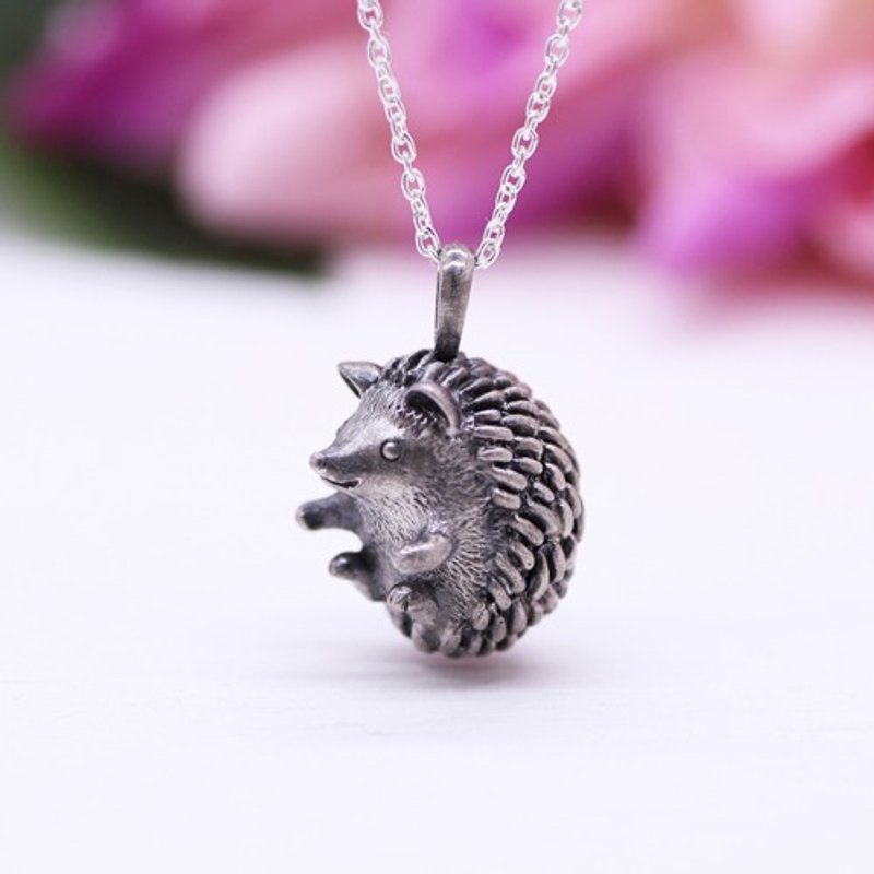 Hedgehog silver pendant / 925 Sterling silver - สร้อยคอ - เงินแท้ สีเงิน