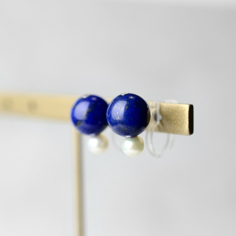 Freshwater pearl and lapis lazuli Clip-On natural stone resin non-hole wedding invitation birthday gift - ต่างหู - ไข่มุก สีน้ำเงิน