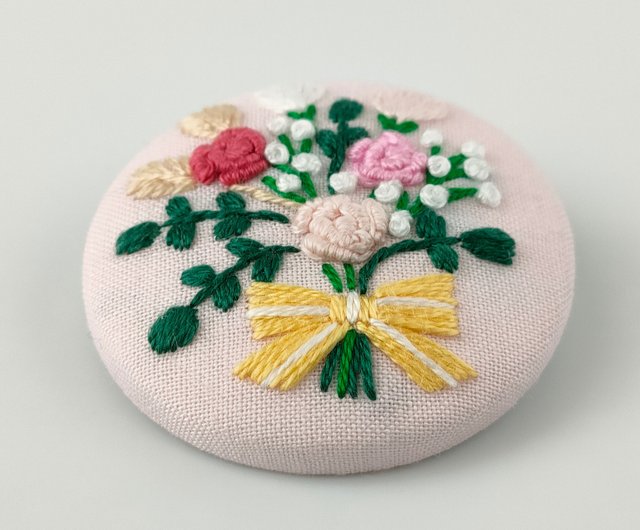 刺繍ブローチ 『バラとかすみ草の花束』 おおきく