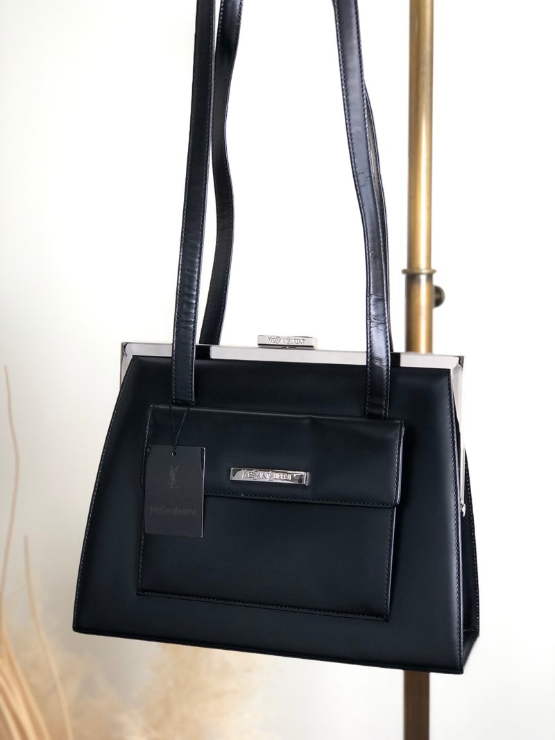 [Direct from Japan, branded used bag] Yves Saint Laurent shoulder bag, black, brand logo, leather, 3kygtm - Messenger Bags & Sling Bags - Genuine Leather Black