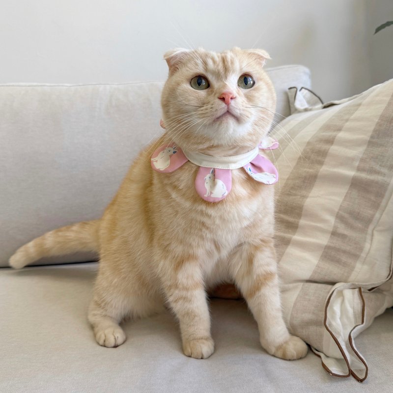 【恰氏手作】兔兔小花瓣寵物領巾 耐用防水領巾 舔過不會變黃 - 項圈/牽繩 - 防水材質 