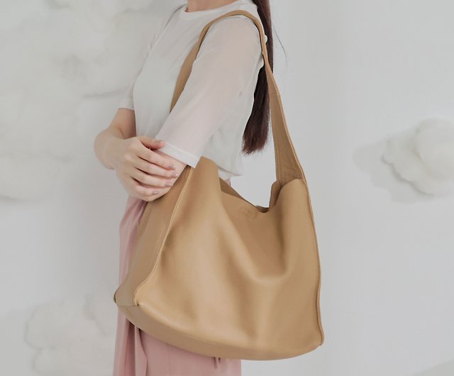 Shoulder bags for girls-Premium leather Shoulder bag stitched with
