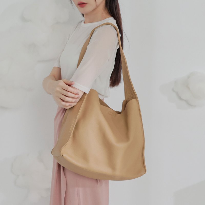 Side Stitching - Shoulder Bag - Beige - กระเป๋าถือ - หนังแท้ สีทอง