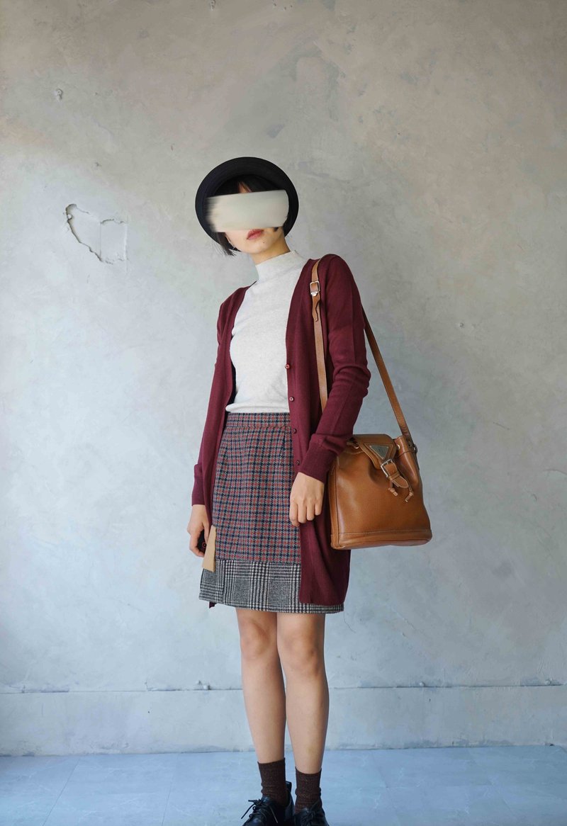 尋寶古著-經典酒紅色細針織親膚彈性針織長版外套 - 女毛衣/針織衫 - 聚酯纖維 紅色