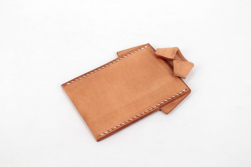 MOOS X WASOME ORIGAMI vegetable tanned cow leather hand-sewn ID card holder (original color) - กระเป๋าสตางค์ - หนังแท้ สีทอง