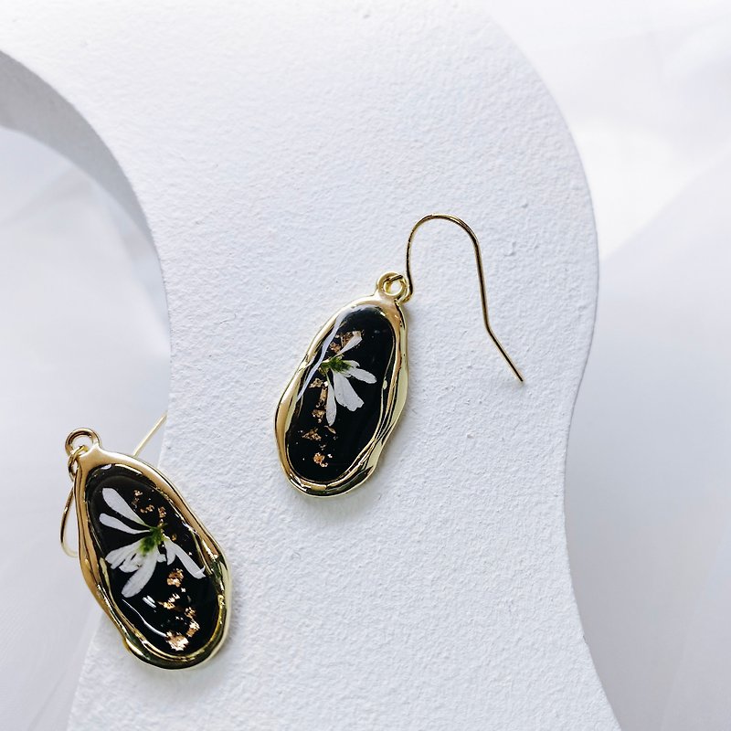 Black Swan • Embossed Handmade Earrings - Earrings & Clip-ons - Plants & Flowers 