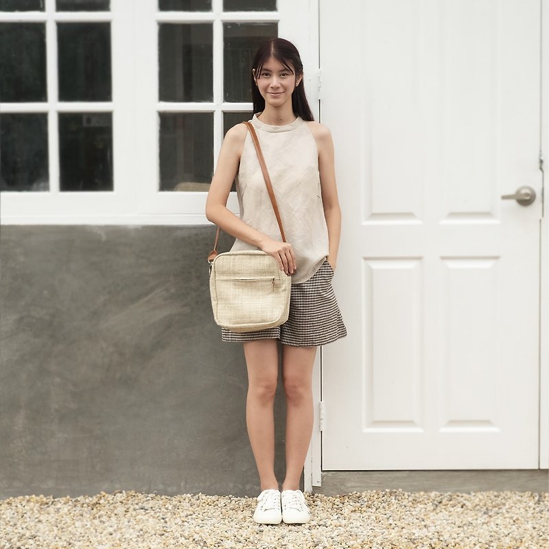 Cross-body Bags Little Tan Extra Bags Hand Woven Natural Color Hemp - 側背包/斜孭袋 - 其他材質 