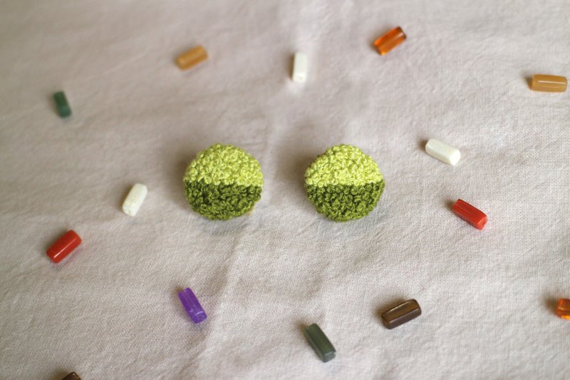 刺繡耳環 015 草綠 / 耳針款 - 耳環/耳夾/耳骨夾 - 繡線 綠色