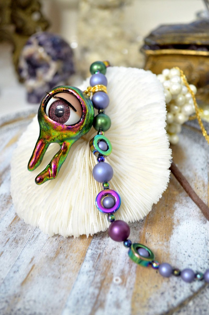 TIMBEE LO Symphony Green Liquid Eyeball Necklace Monster Series Shell Pearl Gold Plated Necklace - Necklaces - Other Metals Multicolor