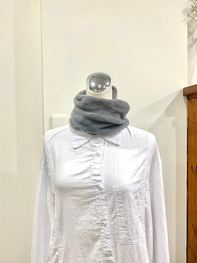 暖灰 蟬翼中性圍脖。高檔羊毛圍巾。輕盈。可繞2圈 - 圍巾/披肩 - 羊毛 