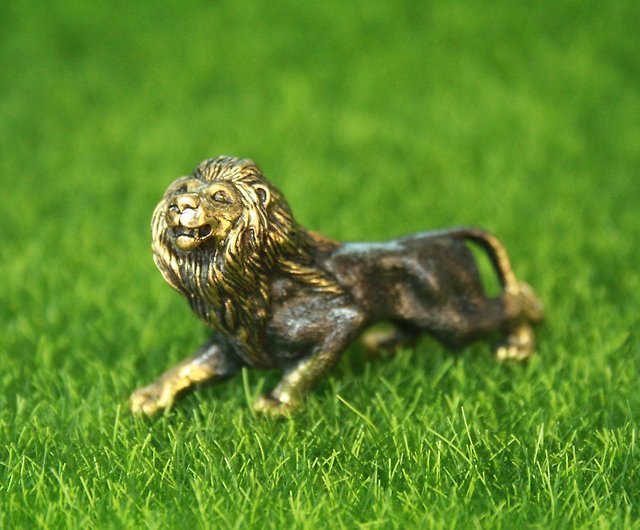 ライオンの小像、真鍮のミニチュア、金属製の置物（星座） - ショップ