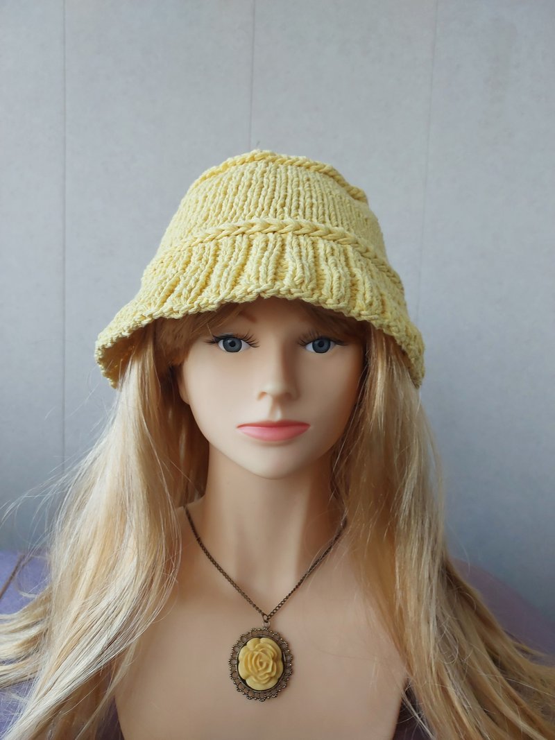 Bucket hat. Cotton. Yellow color - หมวก - ขนแกะ สีเหลือง