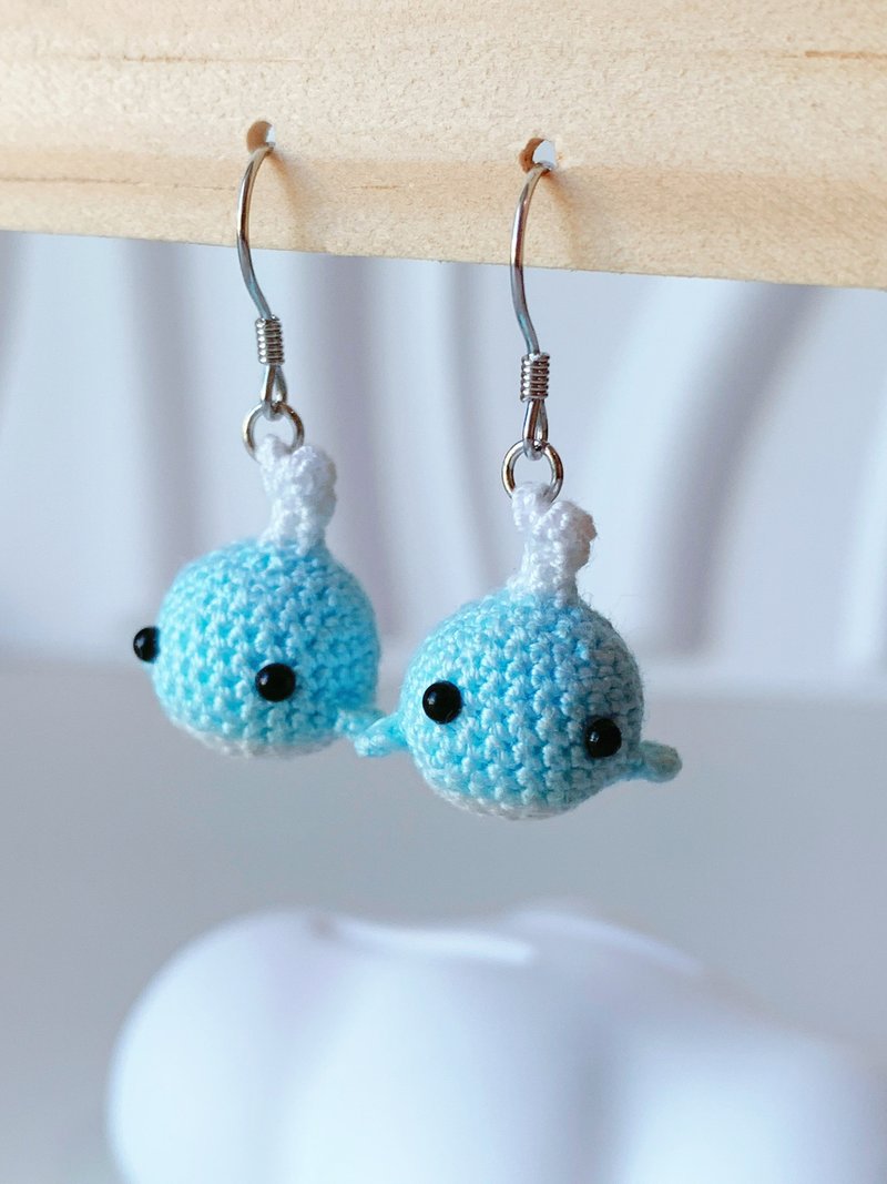 Slightly hooked handmade braided whale earrings - ต่างหู - งานปัก หลากหลายสี