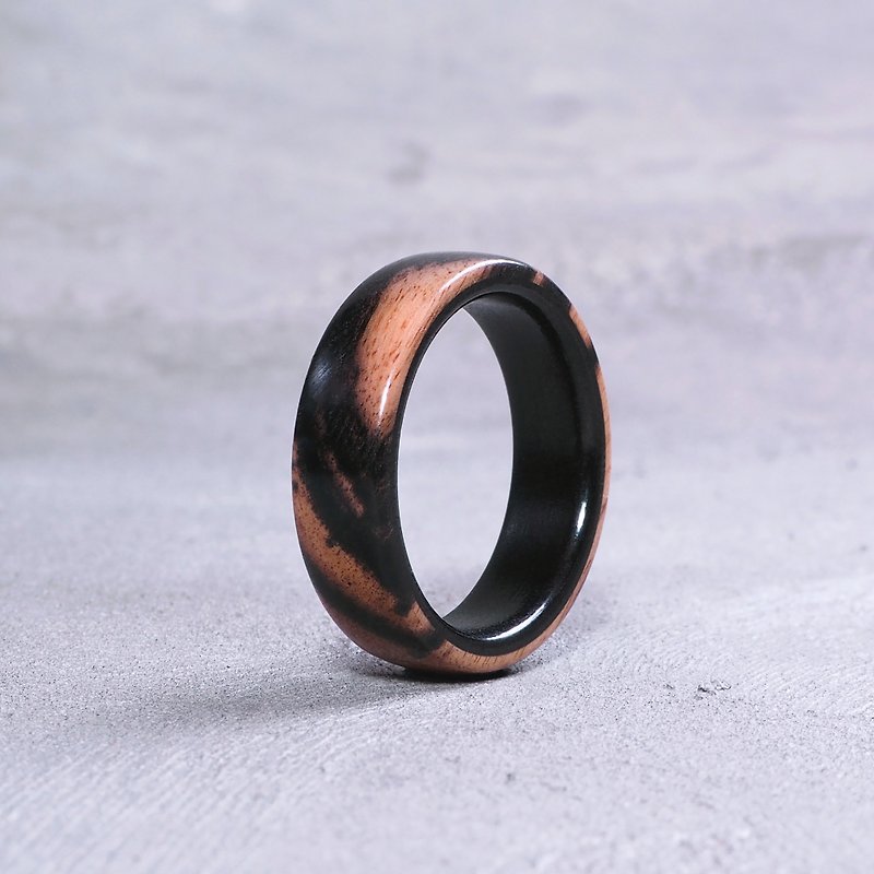 Classic wooden ring Black&White Ebony x Black Ebony - 戒指 - 木頭 