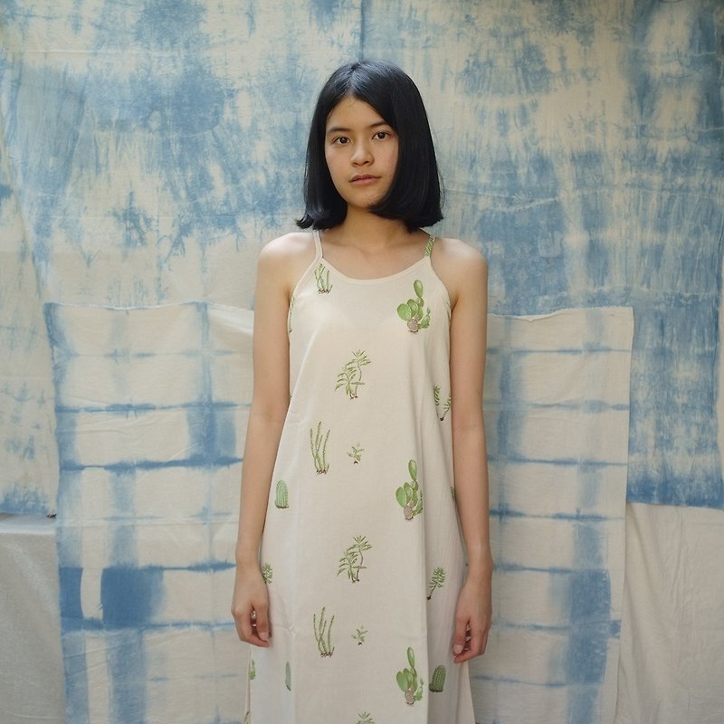 linnil: Cactus maxi dress - limited printed on 100% cotton - 連身裙 - 棉．麻 白色