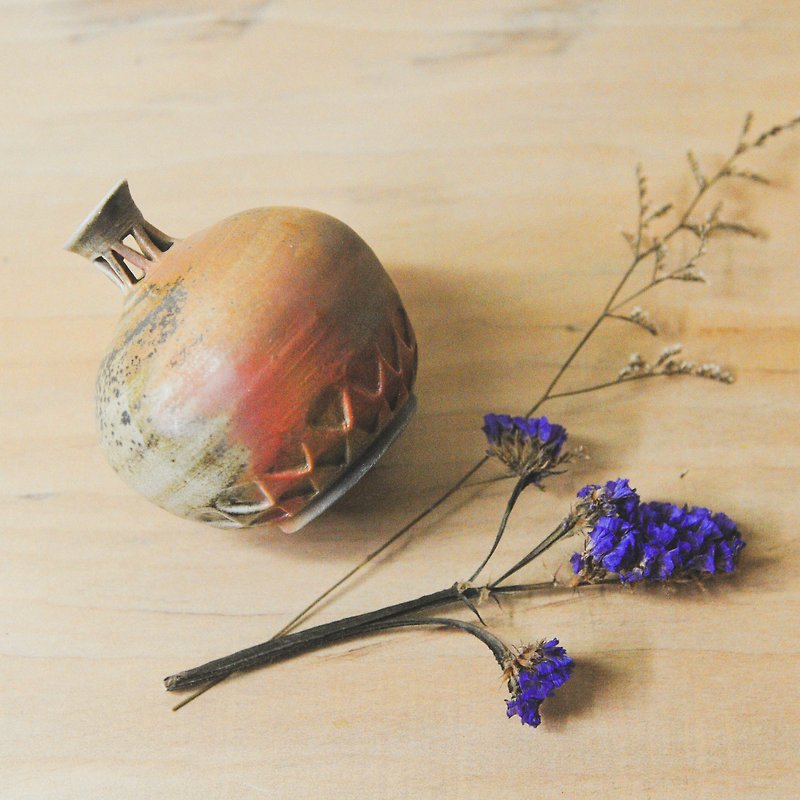 薪手作りの陶器の花瓶トーテムバスケット空の三角形 - 花瓶・植木鉢 - 陶器 ブラウン