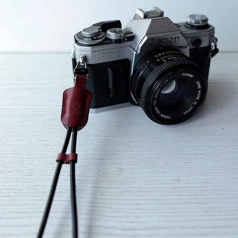 isni [camera wrist strap / leather rope ] deep-red color /simple & safety design - กล้อง - หนังแท้ สีแดง