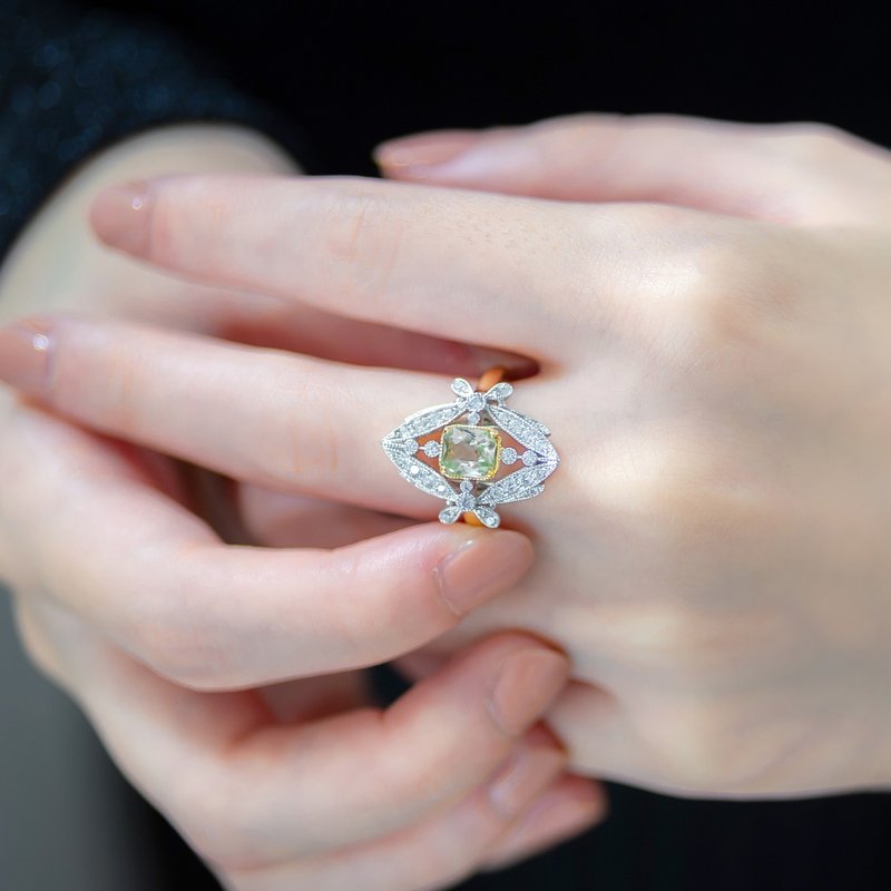 Natural Mint Green Tourmaline 18K Gold Dragonfly Ring, Art Nouveau Style - แหวนทั่วไป - เครื่องเพชรพลอย สีเขียว