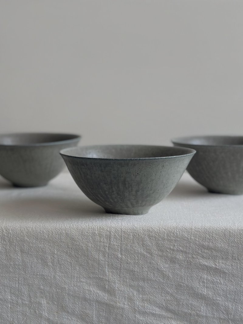 霧灰 黑土碗 - 碗 - 陶 
