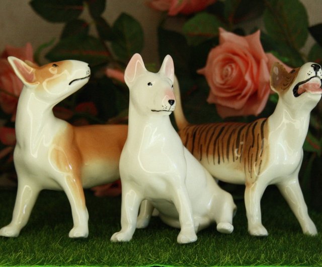 作家　置物　オブジェ　犬　ブルテリア ◇お部屋のインテリアにお庭のオーナメントとしても♪ リアルな犬の