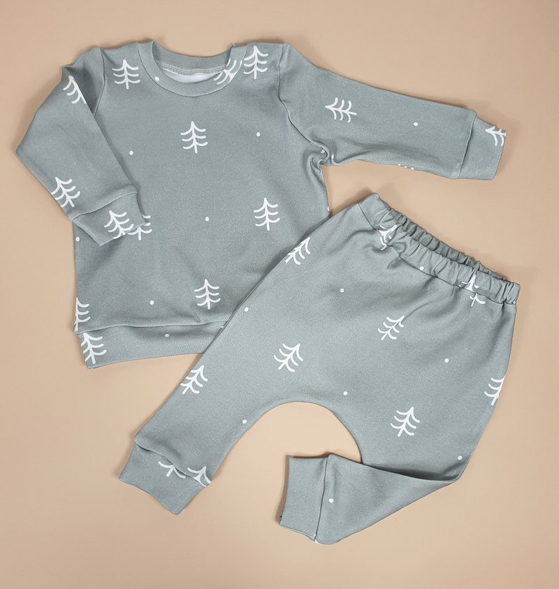 Christmas Trees baby outfit pants and sweatshirt size 3-6 months, Holiday cloth - 彌月禮盒 - 棉．麻 銀色