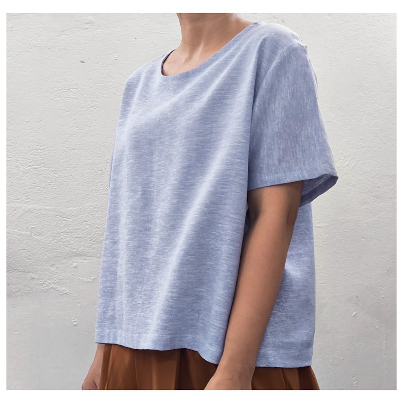 Cotton | Sky Blue Crew Neck T-Shirt - 女上衣/長袖上衣 - 棉．麻 藍色