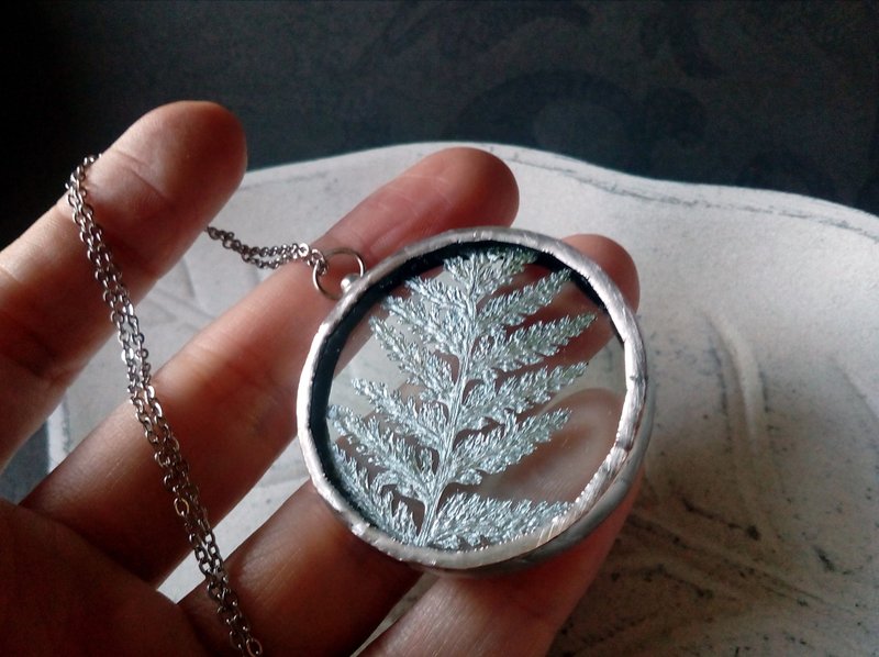 Valentine necklace. glass dry fern necklace. stained glass pressed fern pendant. - 項鍊 - 玻璃 透明