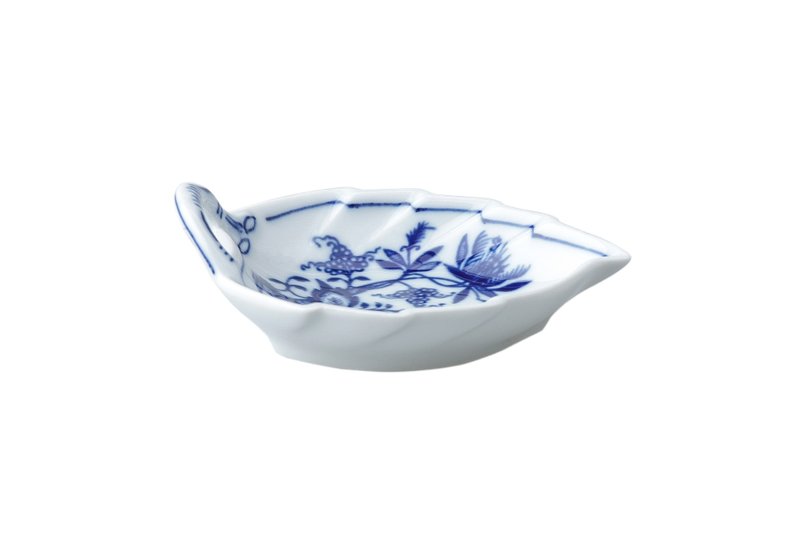 布拉格高堡精雕葉片碟 -10.5CM / 新居禮物 / 婚禮 - 碟子/醬料碟/醬油碟 - 瓷 白色