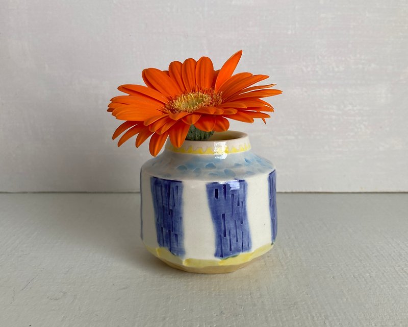 【SALE】Colorful small vase - เซรามิก - เครื่องลายคราม หลากหลายสี