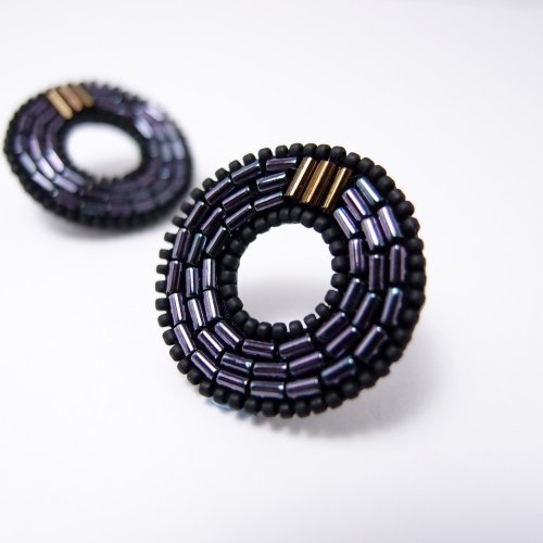 サークル刺繍ピアス / Deep Blue