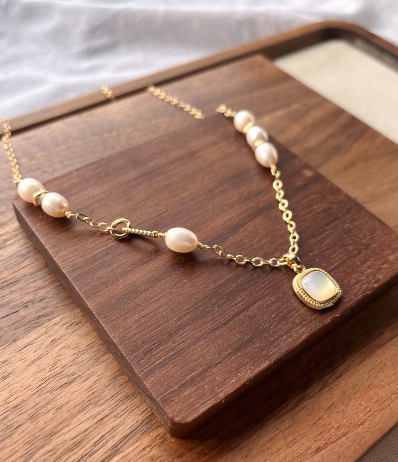 Light Jewelry Design-Natural Pearl Necklace - Necklaces - Precious Metals Gold