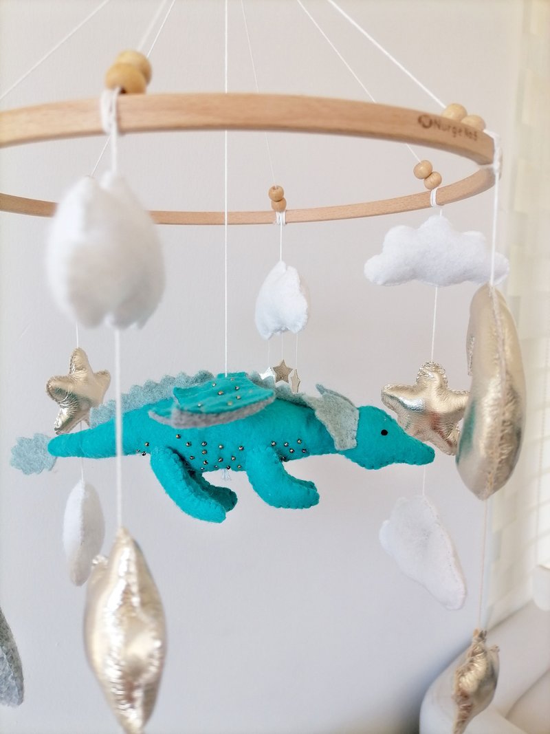 Dragon Baby Mobile Felt,Baby Shower Gift,Dragon Crib Cot Nursery Mobile Decor - ของเล่นเด็ก - วัสดุอื่นๆ 