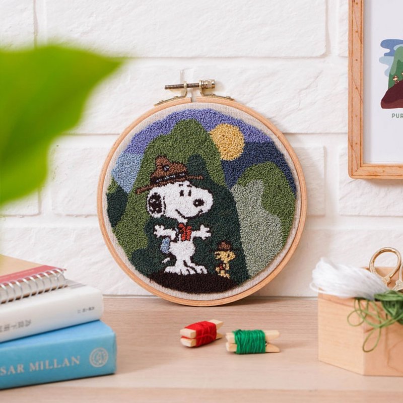 【Peanuts】Snoopy • Punch Needle Embroidery / Cross Stitch DIY Kits - Knitting, Embroidery, Felted Wool & Sewing - Thread Multicolor