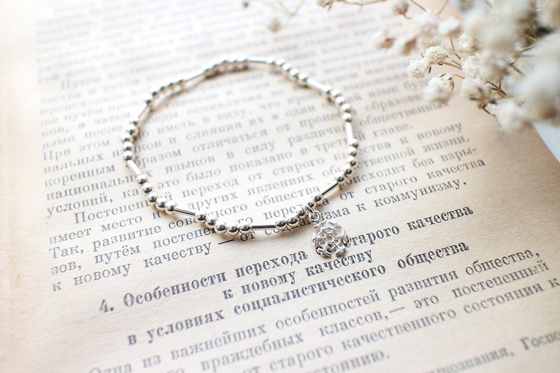Silver snowflake handmade bracelet - Bracelets - Other Metals 