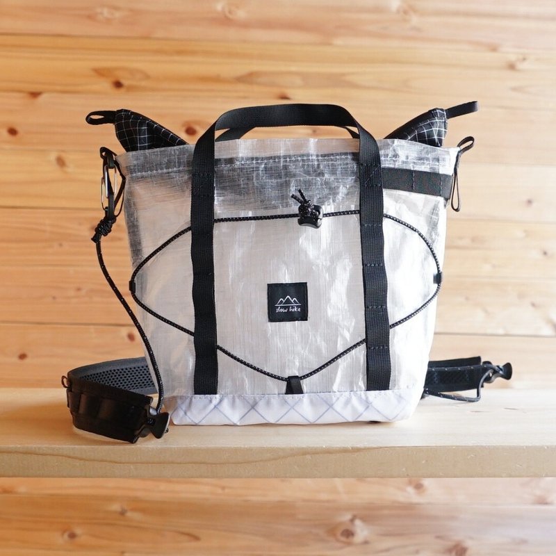 DCF・White【ちびハイカーサコッシュ・S】/登山・ハイキング・キャンプ・フェス・アウトドア・ショルダーバッグ・トートバッグ・slowhike・防水・軽量 - 側背包/斜背包 - 環保材質 白色