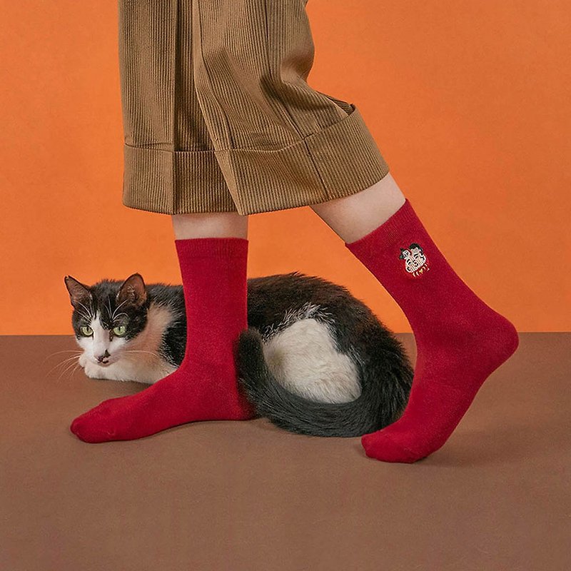 [Cat Fushen] Embroidered AB mid-tube socks I Taiwan original design socks / Z0006 - Socks - Cotton & Hemp Red