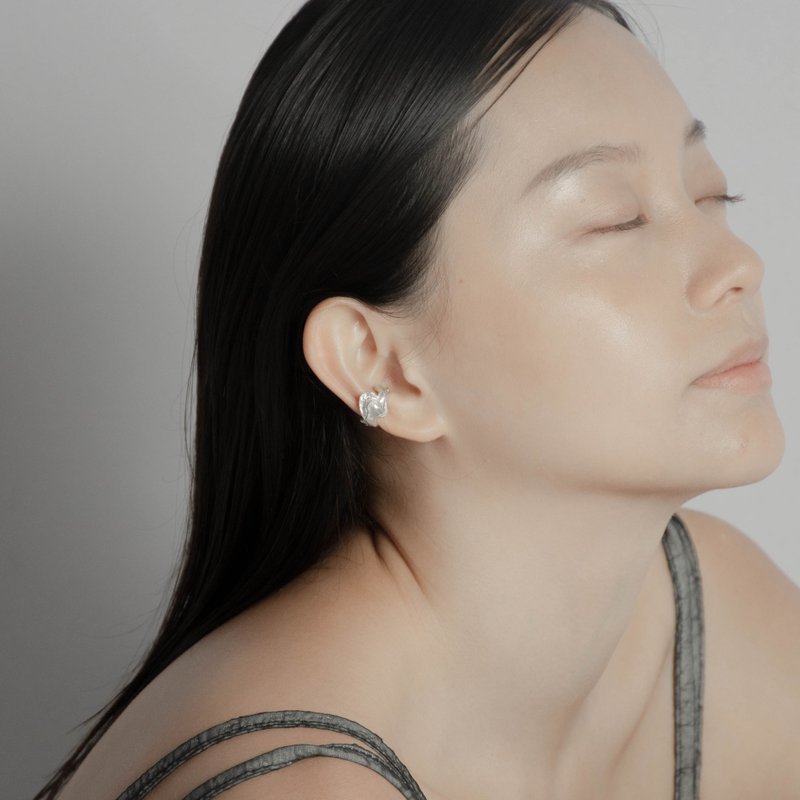 浪 Waves  I 【濤】耳骨扣 - 純銀 - 耳環/耳夾/耳骨夾 - 純銀 銀色