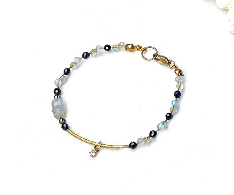 Gray moonstone black spindle labradorite Bronze bracelet customized gift to attract wealth and good luck - สร้อยข้อมือ - คริสตัล หลากหลายสี