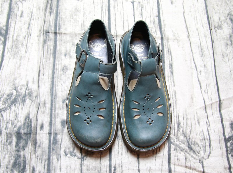 Back to Green :: Dr.Martens MADE IN ENGLAND vintage shoes - รองเท้าบัลเลต์ - หนังแท้ 