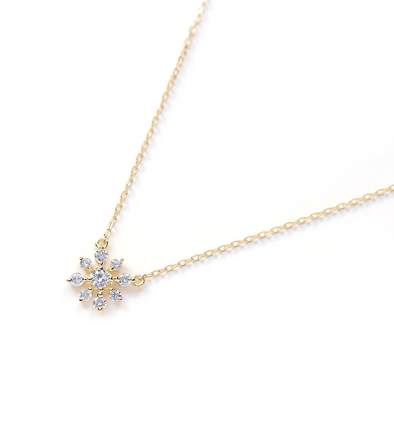 Snowflake motif 9 diamonds K18 necklace