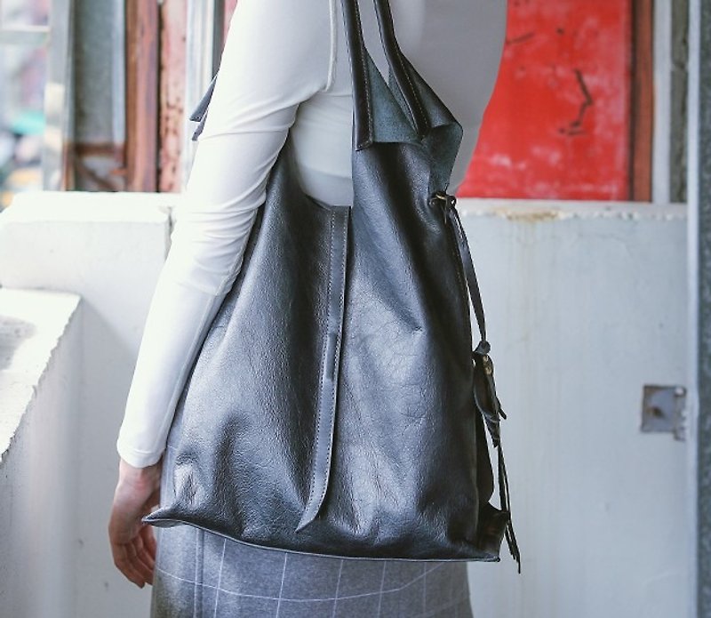 Rate rope portable shoulder leather dual-use big bag black gray - กระเป๋าแมสเซนเจอร์ - หนังแท้ สีดำ