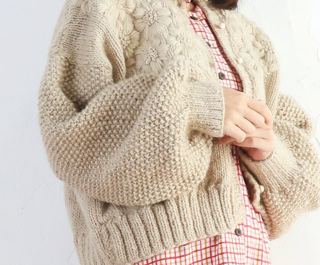 Flower hand knit cardigan - Shop kapuwa Women's Sweaters - Pinkoi