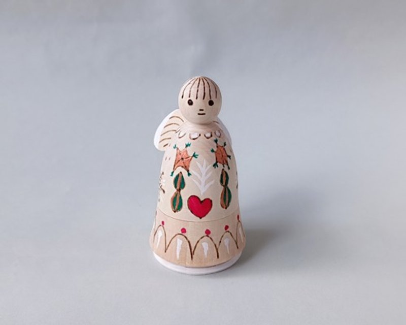 Angel matryoshka with egg - ของวางตกแต่ง - ไม้ สีกากี